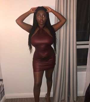 Massive tit ebony ready for a night out