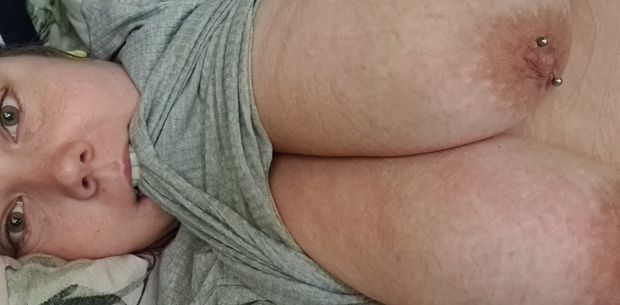 Morning Selfie while im at work to get me horny