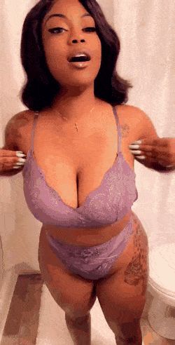 Cute Ebony in Bra & Panties flashing her titties