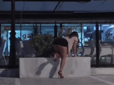 Hotwife Flashing