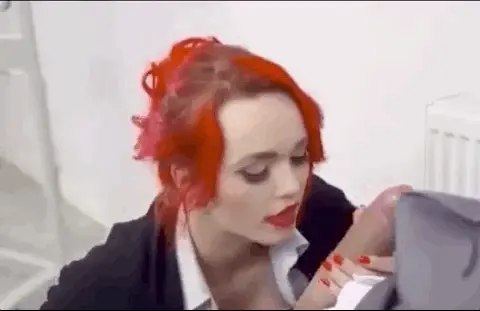 red lipstick oral queen