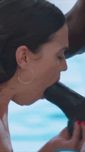 Alyssa Reece sucks BBC in the pool