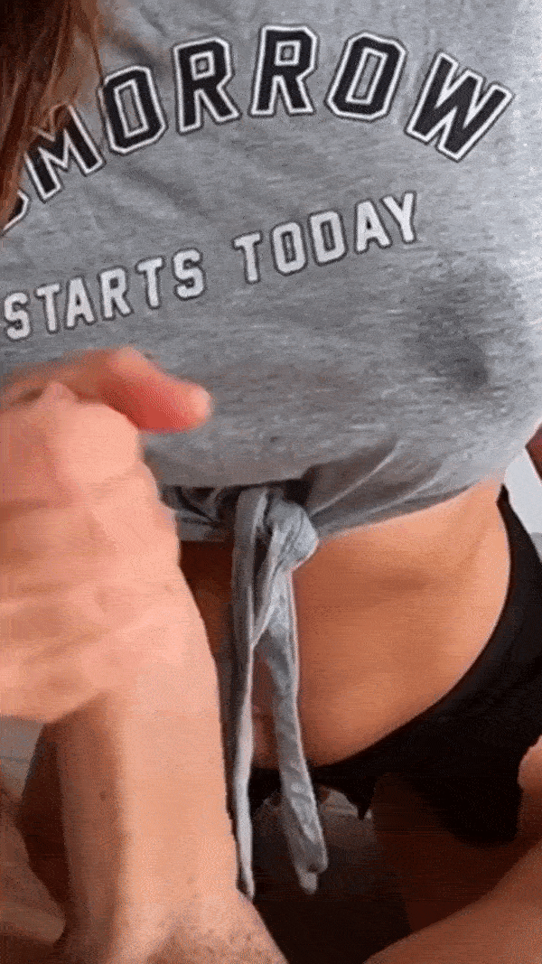 BehindTheMaskk fast handjob in front of wet tits