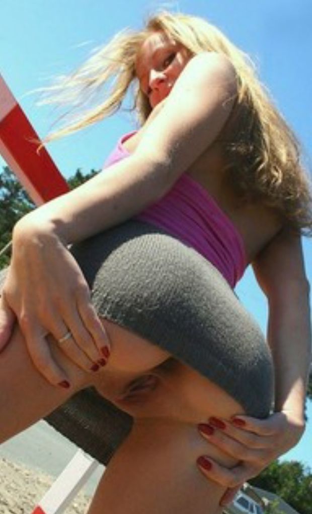Upskirt pussy