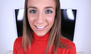 Gorgeous Babe Toung Tease