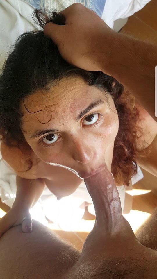 Amateur beauty sucking dick