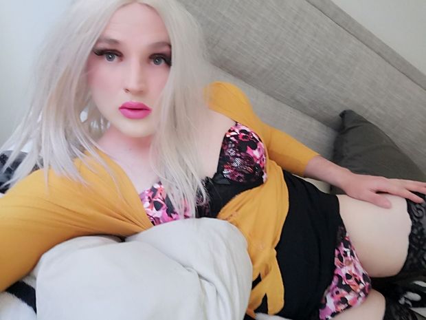 Cute sissy kik: lexi_sometimes