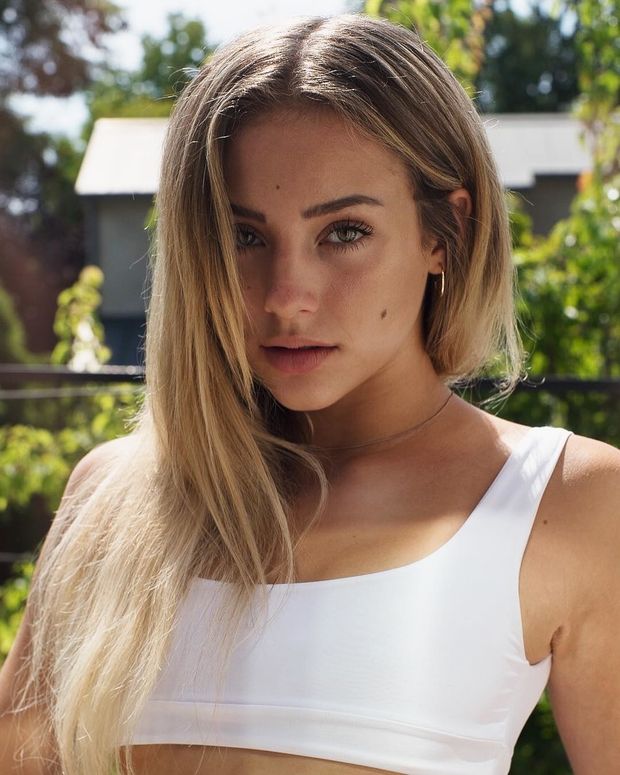 10/10 Fuckable Face.