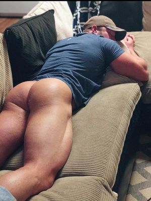 Beefy man ass