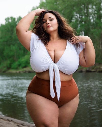 Thick babe