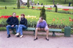 Flashing a pussy on vacation in the Netherlands in the Keukenhof