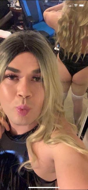 Waiting for daddy to come home. Kik: sissybbymaddy