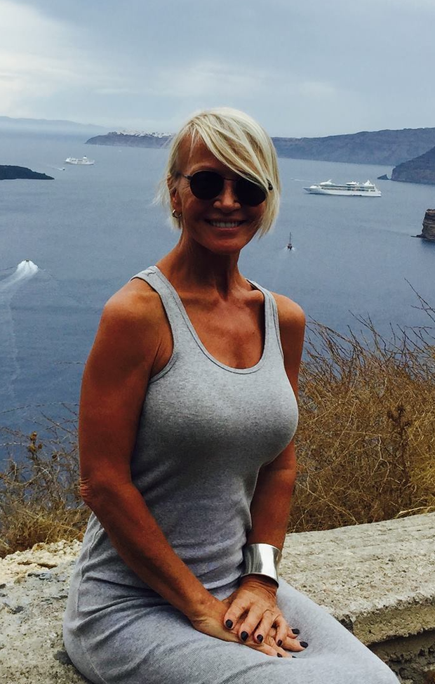 Hot GILF non-nude