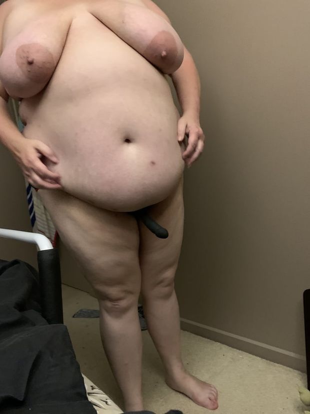 I want to fell her belly on me while she fucks my ass