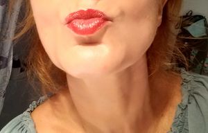 A kiss for those who told me they miss my comments ;-)