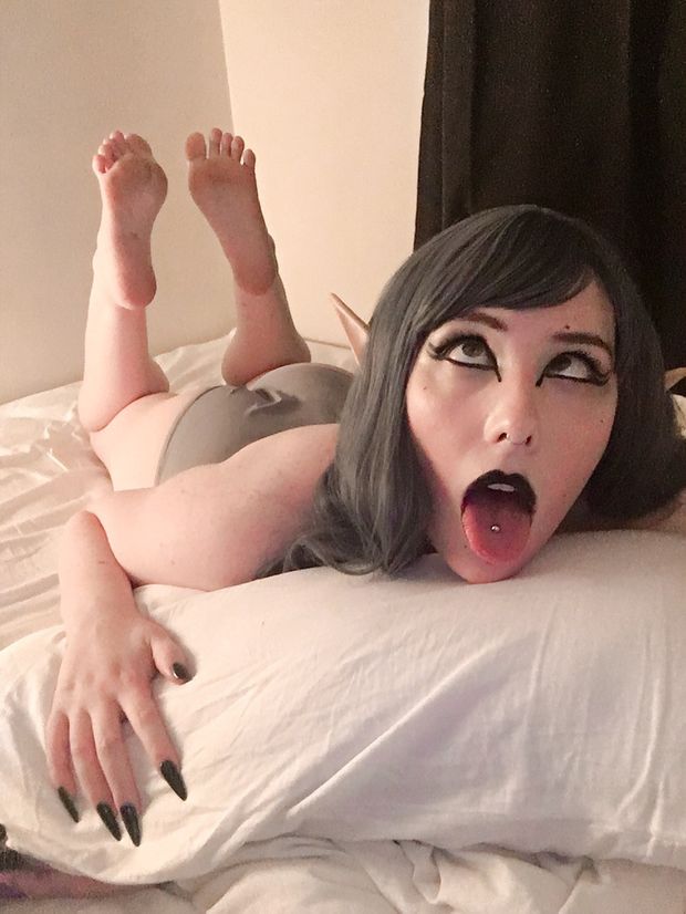 Elf Making Ahegao Face