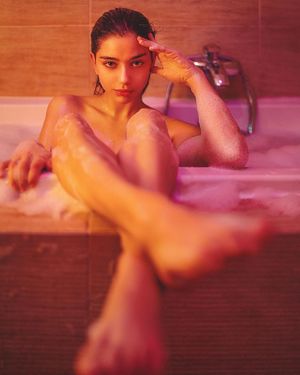 Maja Strojek wants you in the bathtub