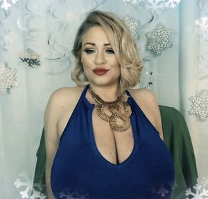 Seductive Samantha 38G.