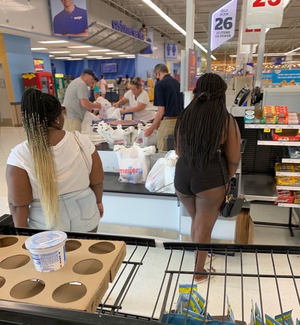 Ebony booty hanging out at the store