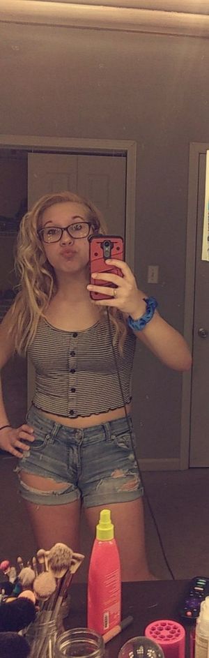 Jack those dicks on my lips im legal now