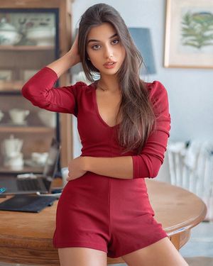 Maja Strojek parts her legs for you