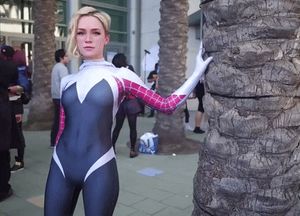 Spider-Gwen Cosplay