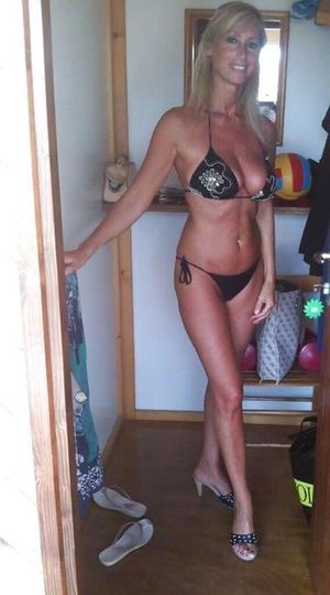 milf bikini amateur