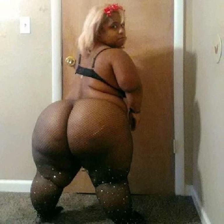 Shorty Got a Huge Junk