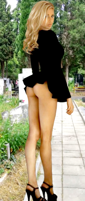 babe very sexy public ass flash upskirt no panties