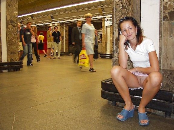 Hot Teen Public Pussy Flashing, Nude Upskirts