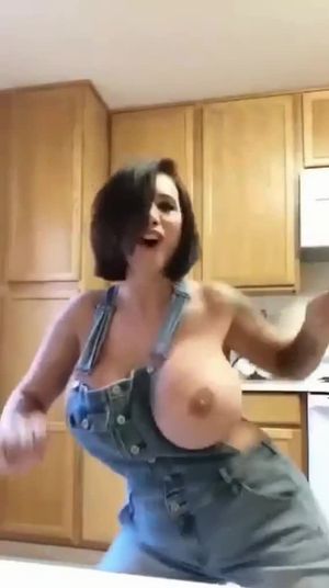 Hot MILF Dancing....