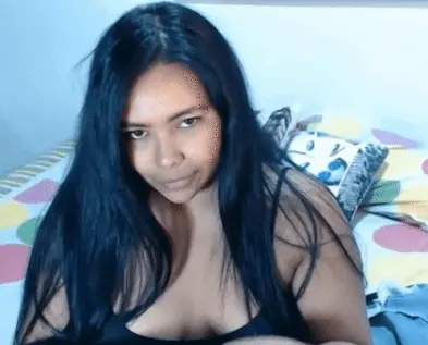 Latina and her black panties
