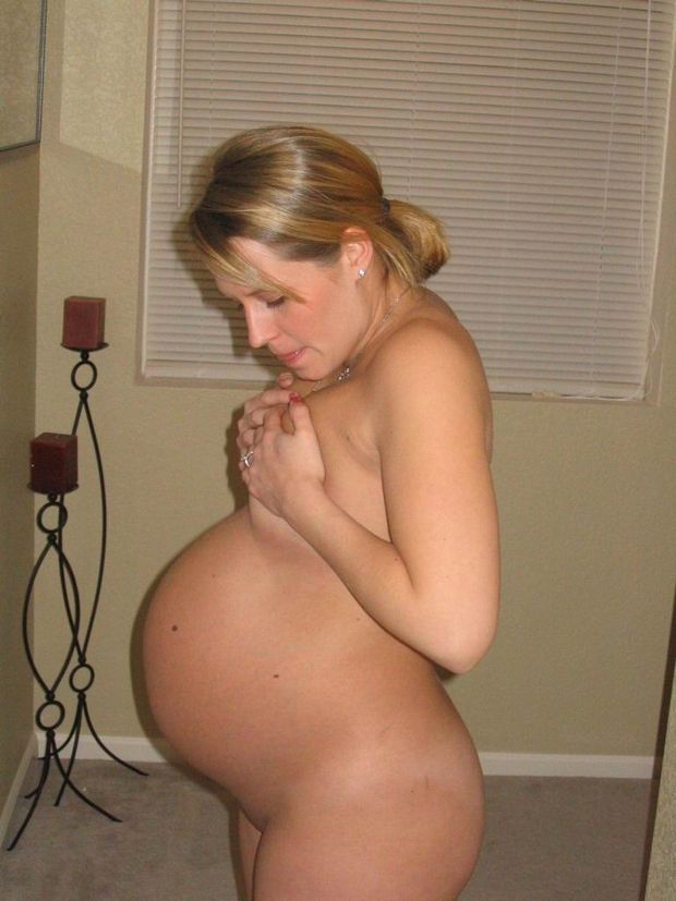 Pregnant Babe Naked