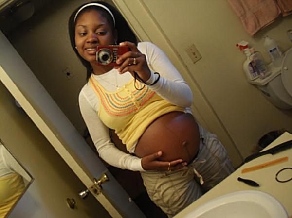 Pregnant Babe Naked
