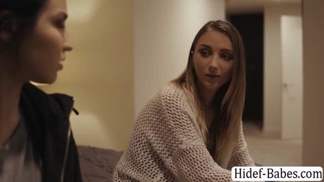 White stepdaughter Jade Baker gets pussy licked by MILF Reagan Foxx