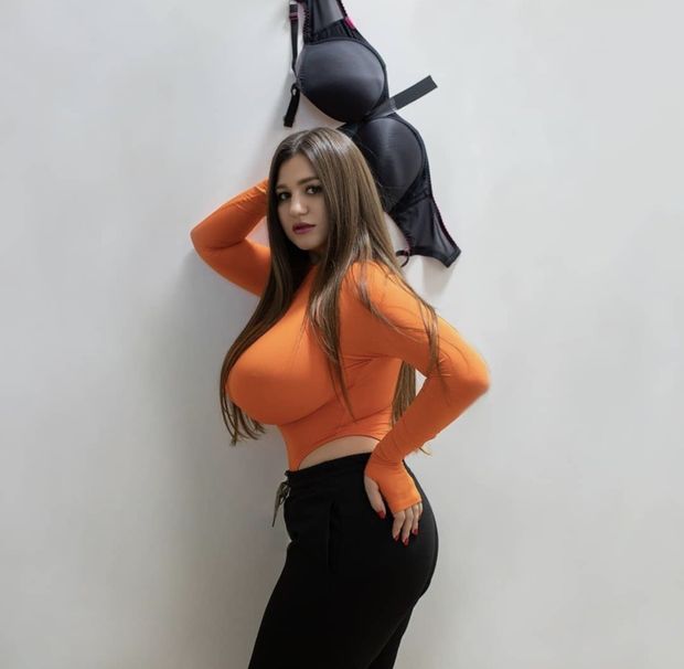 2Busty2Hide