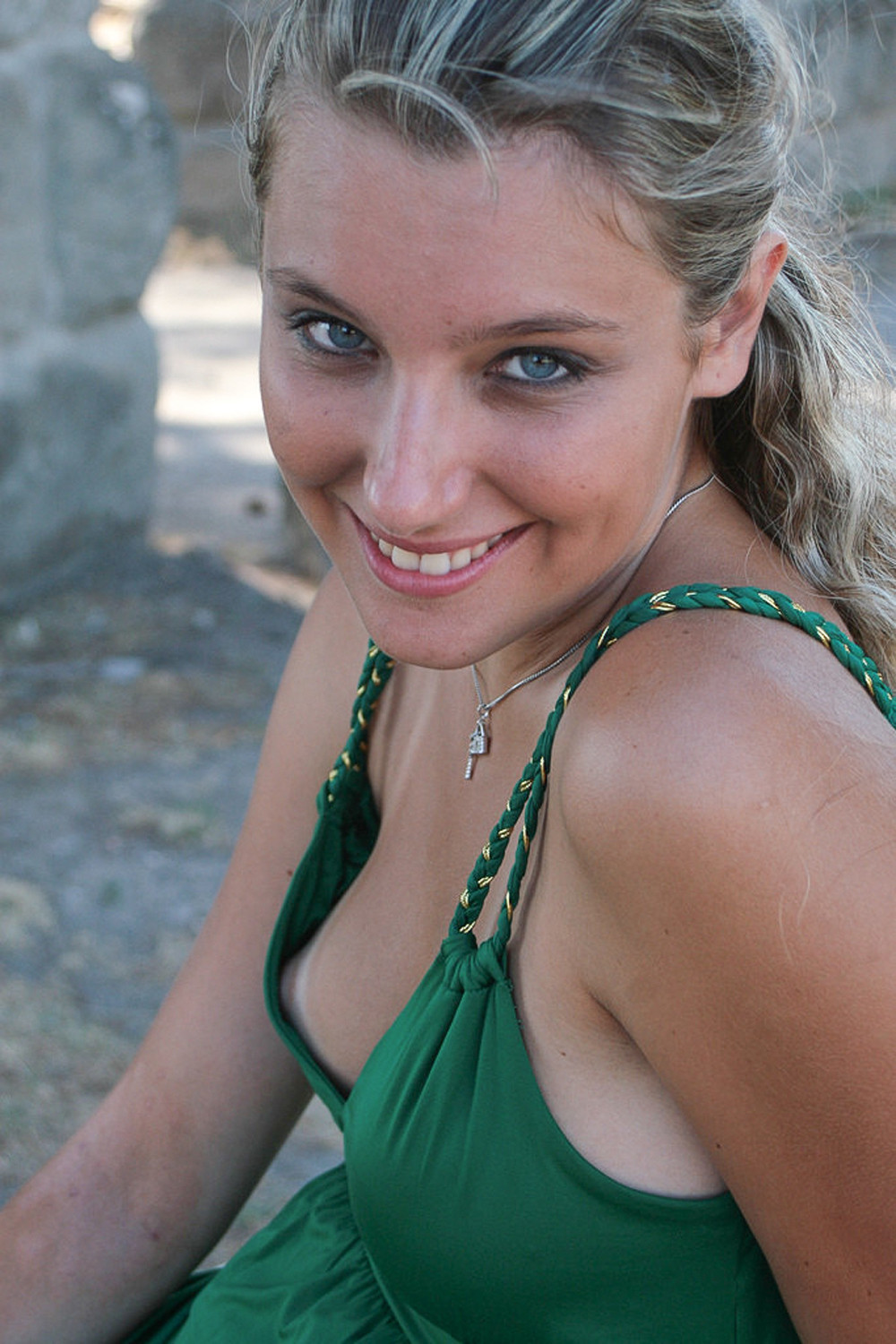 Down blouse