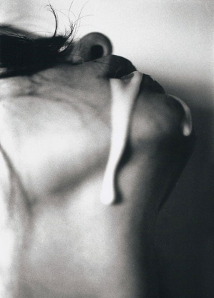 Jennifer let's him cum on her face