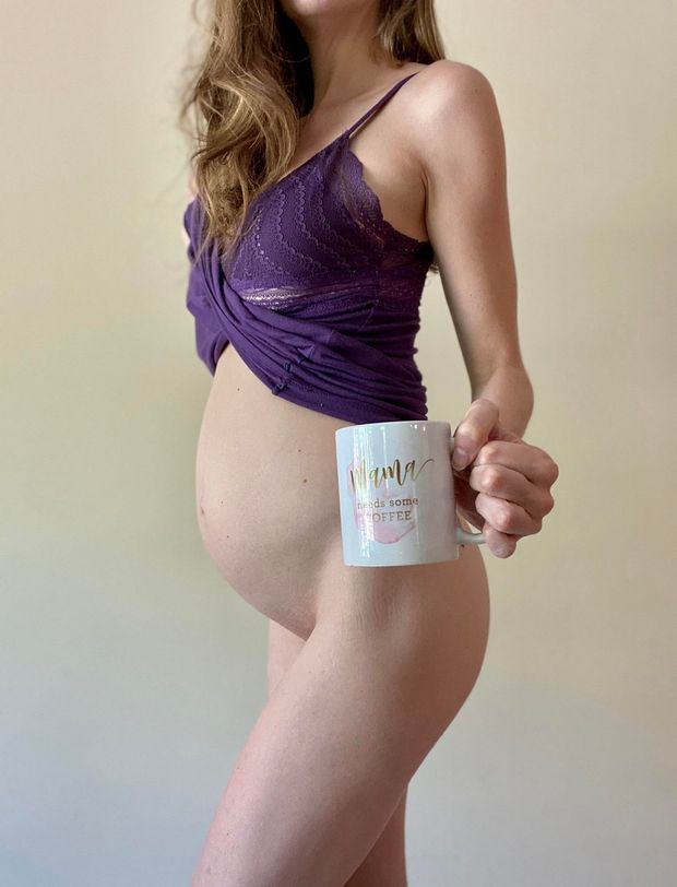 Here is my mom tummy like the pussy