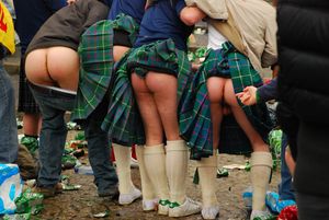 Best friends flash together