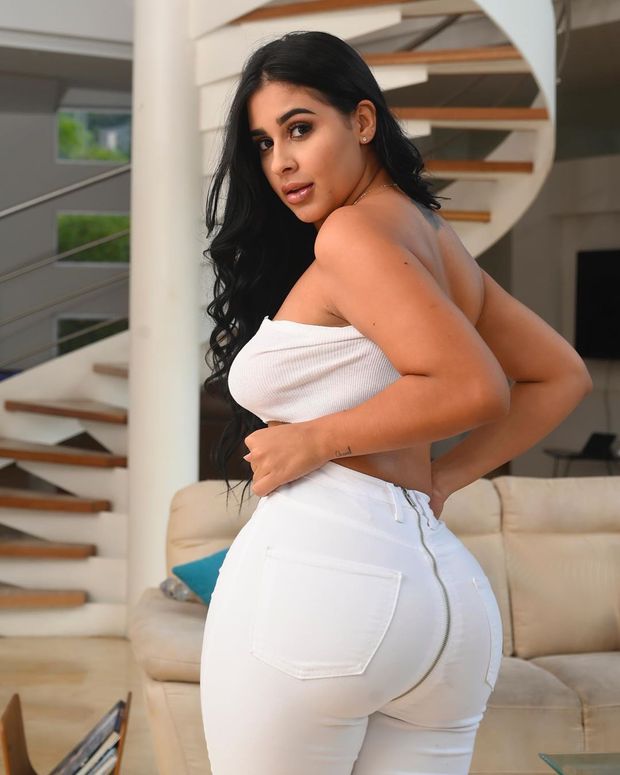 Massive Tits and Ass by Porn69Porn69