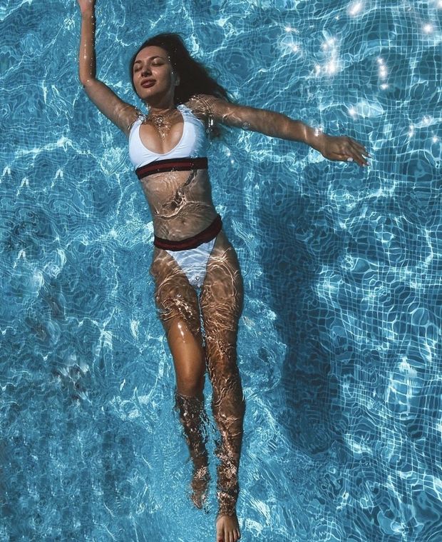 Big boobs bikini pool