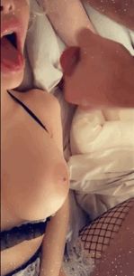 Mouth filled with spunk .