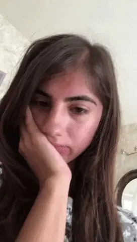 Linda garota feliz