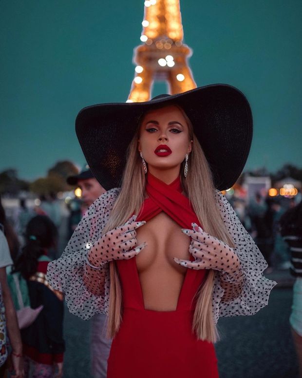 Bimbo elegance
