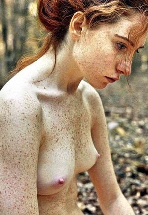 Johanna's low self confidence improves when her neighbor takes interest in her sexiness