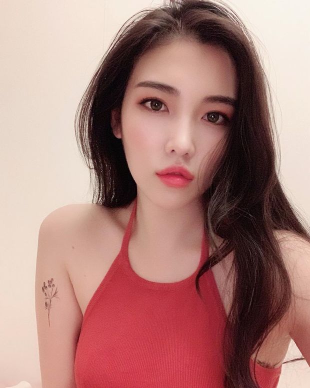 10/10 - Perfect face to skull-fuck her silly