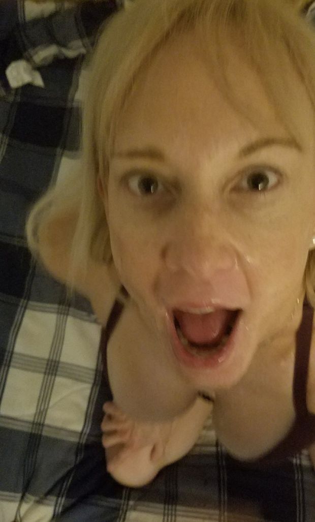 Amateur MILF cumslut