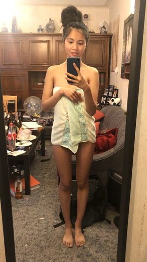 Naughty GF: Selfie Shower