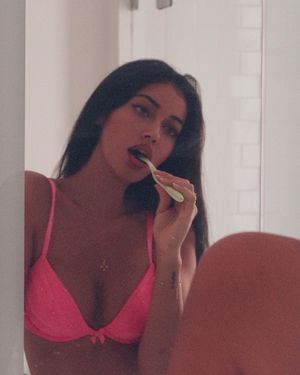 Cindy Kimberly The Hottest Morning Routine